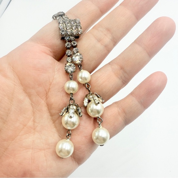 Vintage Rhinestone Necklace with Faux Pearls Adjustable Hook Closure - Picture 6 of 8